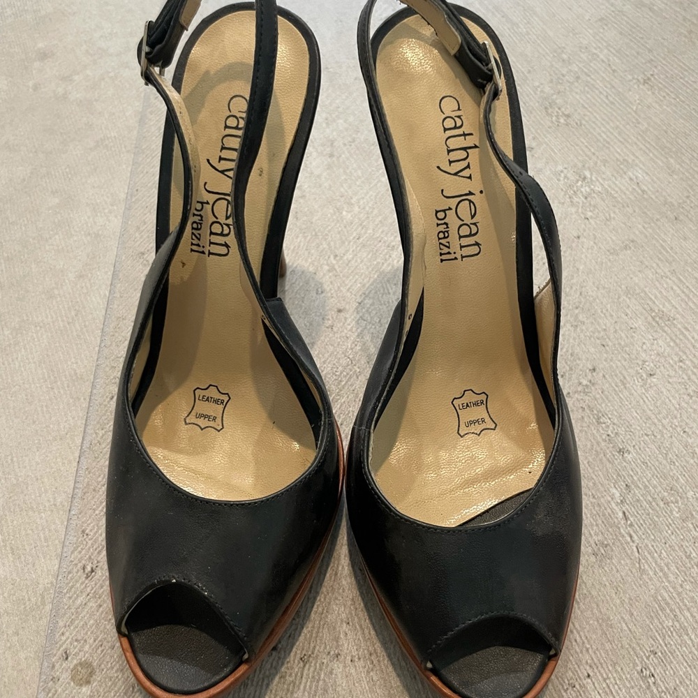 Cathy Jean, size 5 sandals